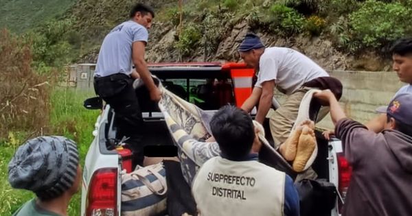 Cañete: tres fallecidos y cinco desaparecidos tras caída de un minivan a río