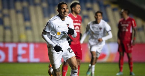 Portada: Con Paolo Guerrero, LDU de Quito venció por penales a Ñublense, y clasificó a los cuartos de final de la Copa Sudamericana