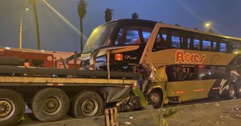 Surco: un muerto y más de 20 heridos tras choque de bus interprovincial contra tráiler