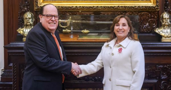 Portada: Dina Boluarte: ¿por qué se reunió con el presidente del BCR, Julio Velarde?