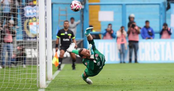 Portada: Sporting Cristal vs. Deportivo Garcilaso: Diego Penny atajó dos penales al goleador Martín Cauteruccio