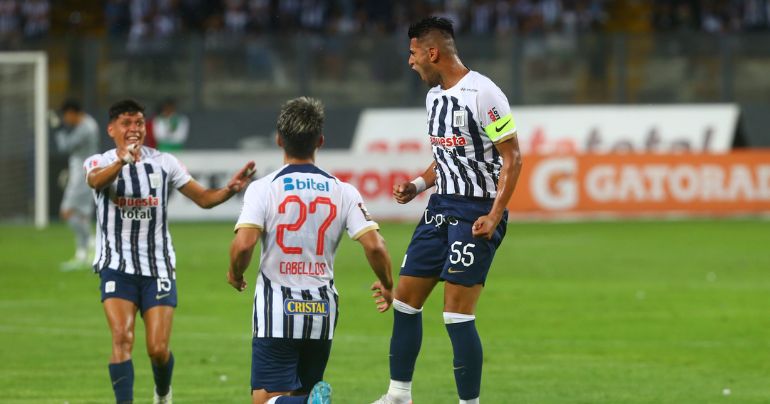 Carlos Zambrano cambió críticas por aplausos: marcó un doblete en el triunfo de Alianza Lima por 3-0 ante Los Chankas