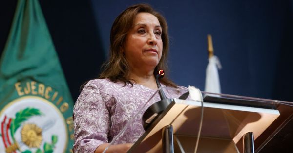 Abogado de Dina Boluarte dice que la presidenta no responderá preguntas “impertinentes” de la Fiscalía