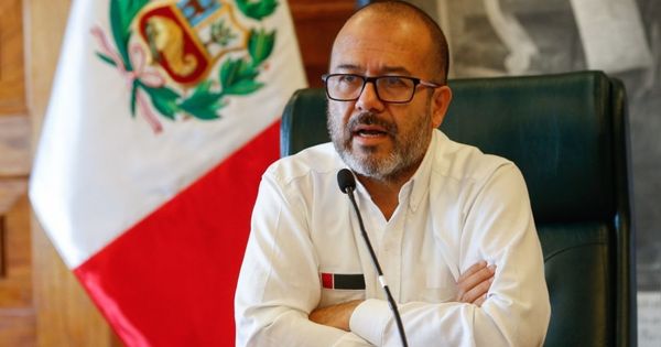 Víctor Zamora: Subcomisión aprobó informe que inhabilita por 10 años al exministro de Salud