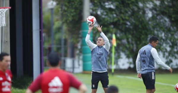 Selección peruana: Christian Cueva muestra sus dotes para el básquet