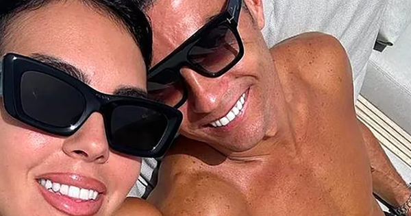 Cristiano Ronaldo y Georgina Rodríguez pasan sus vacaciones en lujoso yate: uñas pintadas del futbolista llaman la atención