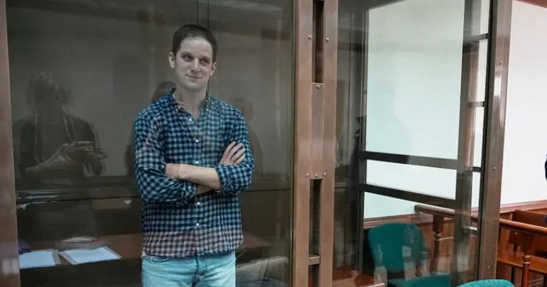 Portada: Rusia extendió por tres meses el arresto del periodista estadounidense Evan Gershkovich por supuesto "espionaje"