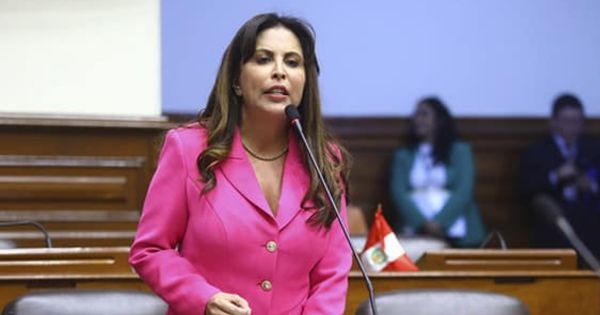 Patricia Chirinos: "AMLO le hace daño a la democracia en Latinoamérica"