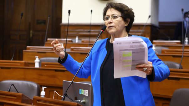 Gladys Echaíz pide prisión preventiva para expremier Aníbal Torres