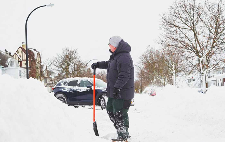 Portada: Nueva York: se eleva a 27 el número de muertos por la tormenta Elliot