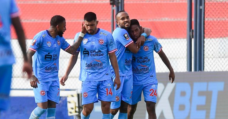 ¡Sigue como líder! Deportivo Garcilaso goleó 3-0 a Municipal en Villa El Salvador