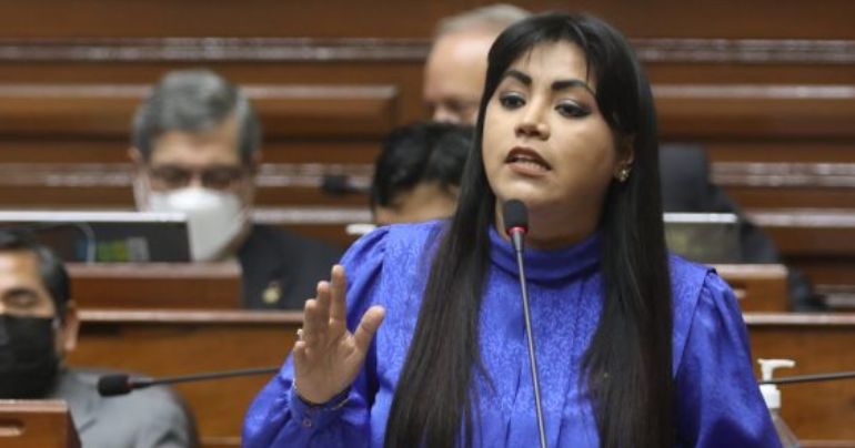 Vivian Olivos sobre fuga de Eliane Karp: “Es corrupta como su esposo Alejandro Toledo”