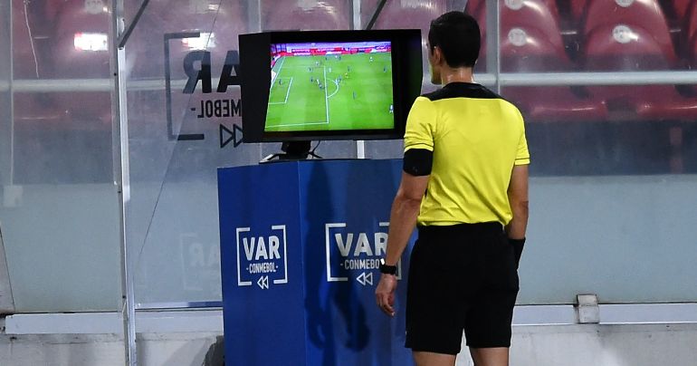 Conmebol anuncia que se transmitirán en vivo las decisiones del VAR: ¿desde cuándo se realizará?