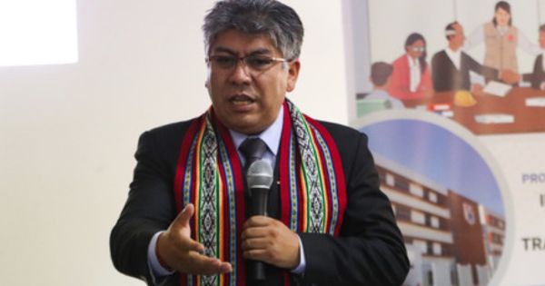 Gobernador regional de Cusco dice que le regalaron dos relojes Rolex de imitación