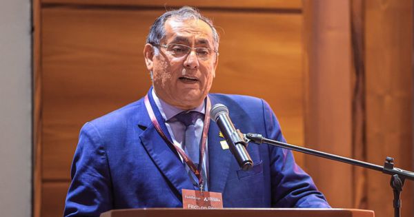 Ministro Óscar Vera sobre formalizar la minería informal: "Es un tema bastante complejo"