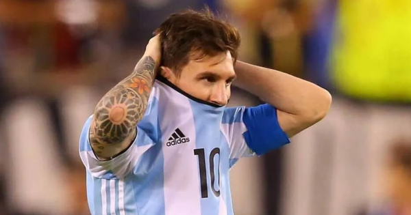 Portada: Árbitro chileno no calla más y revela que favoreció a Lionel Messi previo a final de Copa América: "Me dio su camiseta"