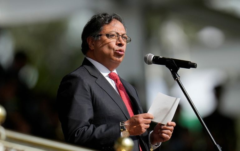 Gustavo Petro: “El pueblo del Perú merece la solidaridad del mundo”