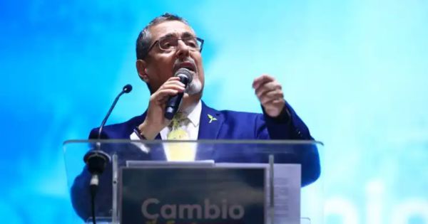 Portada: Guatemala: Bernardo Arévalo es el nuevo presidente tras ganar en segunda vuelta