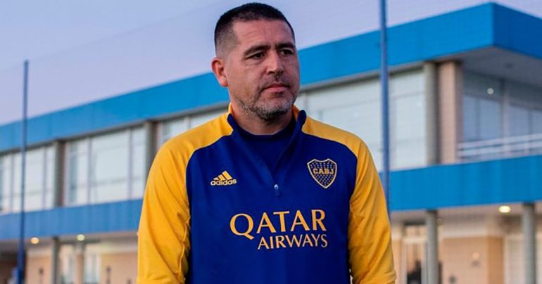 Portada: Juan Román Riquelme llena de elogios a Luis Advíncula: "Es un jugador de categoría"