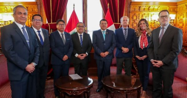 Alberto Otárola se reúne con el presidente del Congreso y miembros de la Mesa Directiva