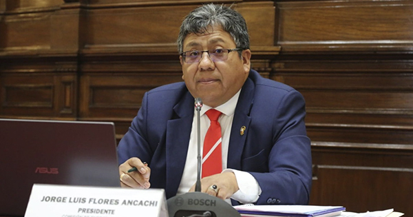 Jorge Flores Ancachi justifica audio donde admite recorte de sueldos: "Estaba en depresión"