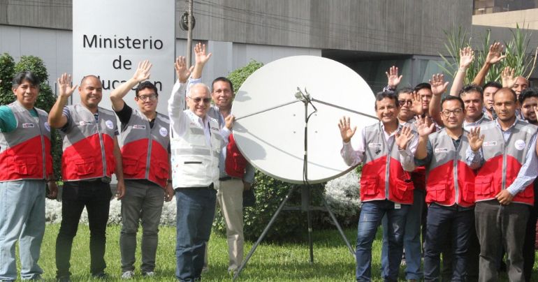 Minedu inicia rehabilitación de 790 antenas satelitales que darán internet a miles de escolares de zonas rurales