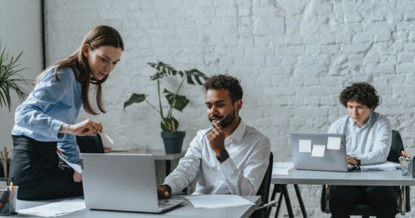 Estudio revela cuáles son las habilidades que te permiten obtener un ascenso laboral