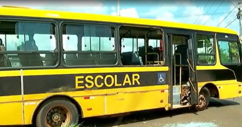 Adolescente tuvo que conducir autobús escolar luego de que chofer sufriera un infarto