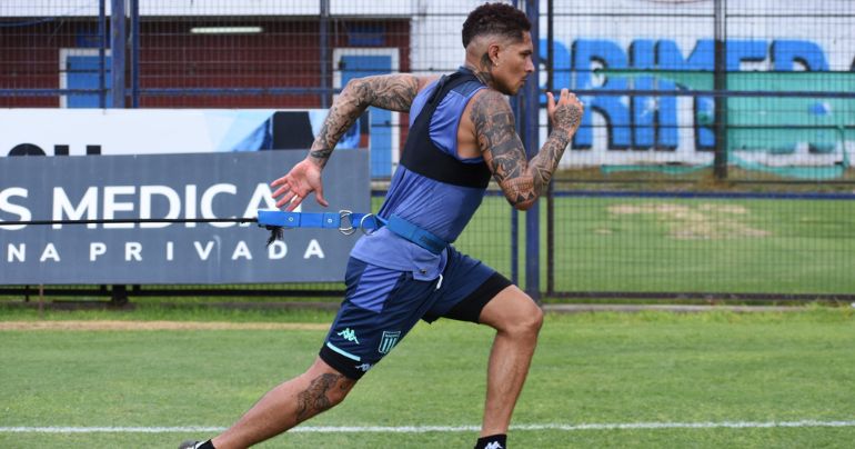 Paolo Guerrero entrenó con el plantel de Racing Club