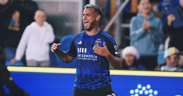 Portada: Tras su golazo, Miguel Trauco fue considerado en el once ideal de la MLS