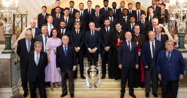 Real Madrid llevó el trofeo de la Champions League a la catedral de la Almudena: "La iglesia quiere felicitarlos de corazón"