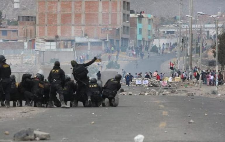 Arequipa: vándalos toman aeropuerto Alfredo Rodríguez Ballón