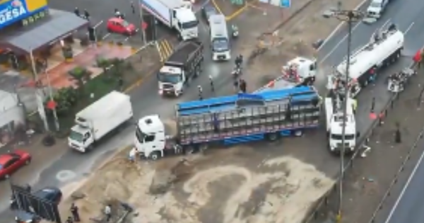 Chorrillos: gran congestión vehicular en Panamericana Sur tras choque entre dos unidades