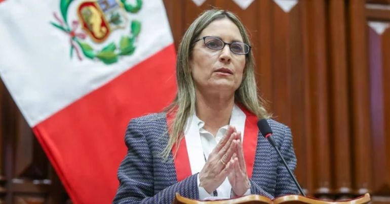 Maricarmen Alva presenta proyecto de ley para el uso correcto de octágonos