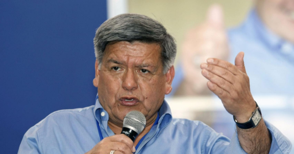 César Acuña: reúnen más de 30 mil firmas para revocarlo como gobernador de La Libertad