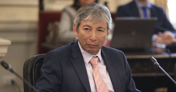 Portada: José Arista: ministro de Economía ratificó salida del actual jefe de la Sunat