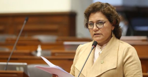 Silvia Monteza afirma que regresará a Acción Popular si Darwin Espinoza renuncia a la vocería