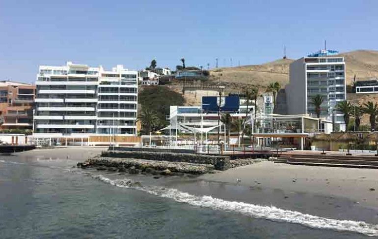 Portada: Ancón: playas seguirán cerradas debido al derrame de petróleo de hace un año