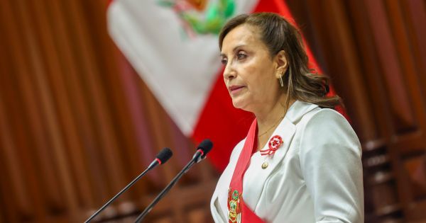 Portada: Dina Boluarte: "Se financiará proyectos regionales por S/15 mil millones"