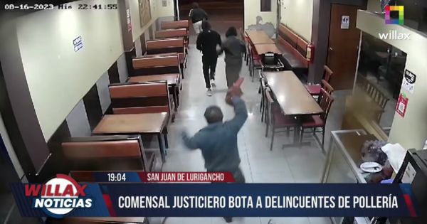 SJL: comensal justiciero bota a delincuentes a escobazos de una pollería (VIDEO)