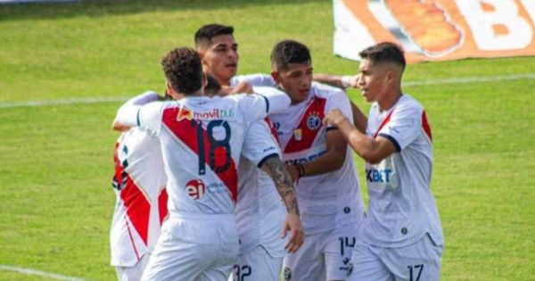 Dijeron adiós con un triunfo: Municipal venció 2-1 a Alianza Atlético