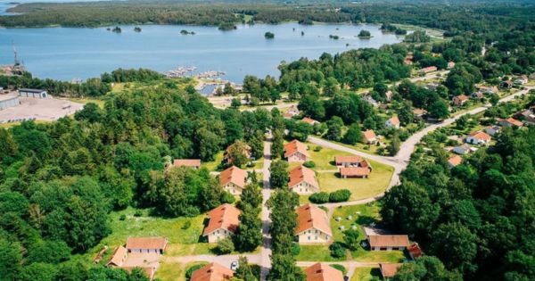 Portada: Suecia: pueblo ofreció terrenos a US$10 centavos el metro cuadrado