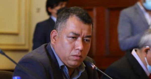 Portada: Darwin Espinoza, de manera alterada, niega que su esposa y Stephania Cuya se hayan peleado: "Son chismes baratos"