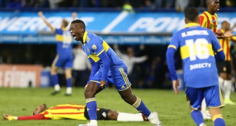 Un golazo de Luis Advíncula, ayudó para que Boca Juniors derrote a Pereira por Copa Libertadores