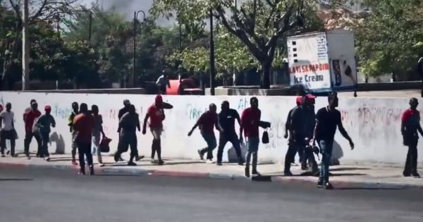 Portada: Violencia en Haití: hombres armados atacan Palacio Nacional