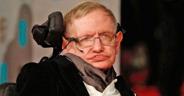 Portada: Documentos de caso Epstein vinculan a Stephen Hawking en orgía con menores de edad