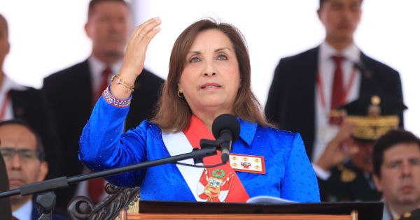 Dina Boluarte en ceremonia por la Batalla de Arica: "Mi Gobierno sigue el legado de Bolognesi"