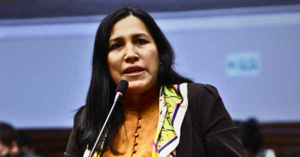 Portada: Flor Pablo devuelve más de S/3 mil soles al Congreso tras revelarse que impulsa partido con dinero de peruanos