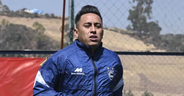 Christian Cueva llegó a un acuerdo verbal para reincorporarse a Cienciano tras escándalos