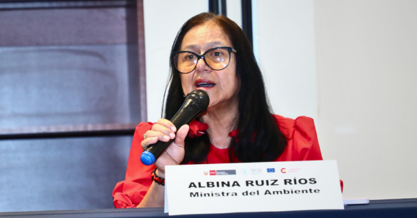 Albina Ruiz: autorizan su salida de Perú en medio de denuncias por "incapacidad" en dirección del Minam